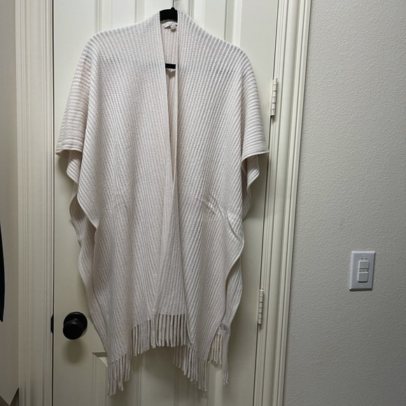LOFT Sweaters - LOFT shrug, wrap